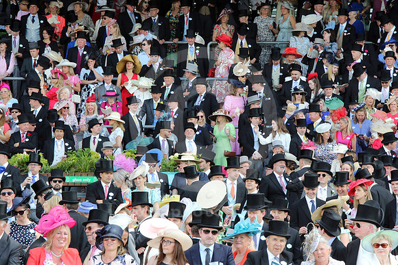 racing_fans_26ROYAL_ASCOT