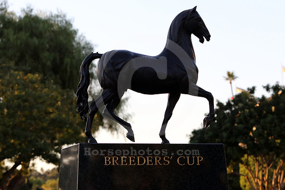 2016bcstatue01_cg