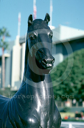 bc86statue02