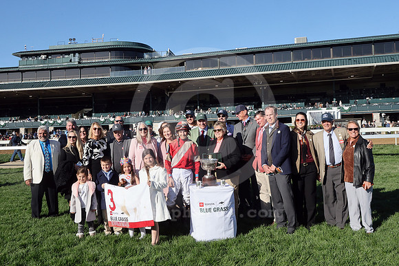 BurnhamSquareThe Bluegrass4-8-25KLD6536