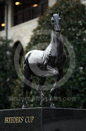 breederscupstatue30_cg