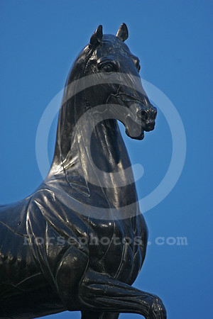 breederscupstatue_2004_01_mjm