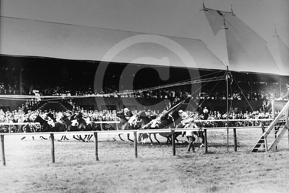 saratoga_start01