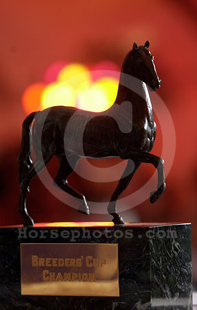 bcstatue16_hr
